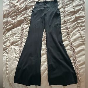 Lululemon Groove flared pant